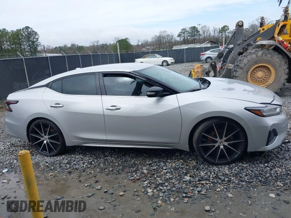 2020 Nissan Maxima SV with VIN 1N4AA6CV0LC371003, listed as a IAAI auction lot 41557058 with 31,730 mi miles. Bid and sale history available at carsss.com. Image 14.
