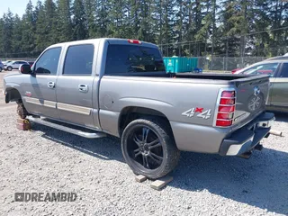 2006 Chevrolet Silverado 1500 LT1 with VIN 2GCEK13N361214121, listed as a IAAI auction lot 42106196 with Not Provided miles. Bid and sale history available at carsss.com. Image 3.