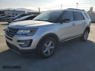 2017 Ford Explorer XLT with VIN 1FM5K8D81HGE00694, listed as a Copart auction lot 52261035 with 205,021 mi miles and Clean Title. Bid and sale history available at carsss.com. Image 1.