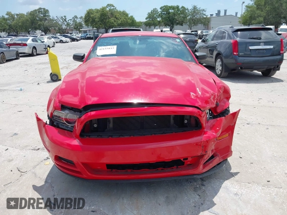2014 Ford Mustang V6 с VIN 1ZVBP8AM8E5206985, выставлен на аукционе IAAI как лот 42155843 с пробегом 110 363 миль миль и . История ставок и продаж доступна на DreamBid. Изображение 13.