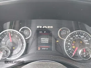 2023 Ram 1500 Big Horn с VIN 1C6RRFFG3PN690013, выставлен на аукционе IAAI как лот 42007736 с пробегом 37 021 миль миль и . История ставок и продаж доступна на DreamBid. Изображение 7.