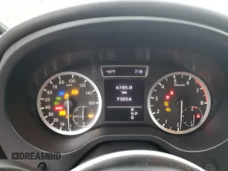 2018 Infiniti QX30 Luxury z VIN SJKCH5CP0JA054242, wystawiony jako Copart lot #41742025 z przebiegiem 73 054 mil mil oraz Szkoda całkowita • Salvage title. Historia ofert i sprzedaży dostępna na DreamBid. Obrazek 9.