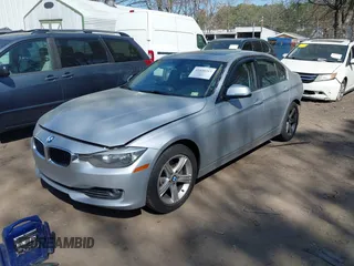 2015 BMW 3 Series 320i xDrive с VIN WBA3C3G57FNS74828, выставлен на аукционе IAAI как лот 41920253 с пробегом 72 521 миль миль и . История ставок и продаж доступна на DreamBid. Изображение 19.