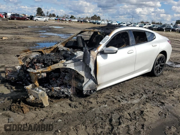 2021 BMW 8 Series 840i z VIN WBAGV2C03MCF18891, wystawiony jako Copart lot #48366235 z przebiegiem Nie podano mil oraz Nie do naprawy. Historia ofert i sprzedaży dostępna na DreamBid. Obrazek 1.