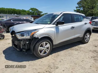 2020 Nissan Kicks S z VIN 3N1CP5BV6LL506957, wystawiony jako Copart lot #56199275 z przebiegiem 32 686 mil mil oraz Szkoda całkowita • Salvage title. Historia ofert i sprzedaży dostępna na DreamBid. Obrazek 1.