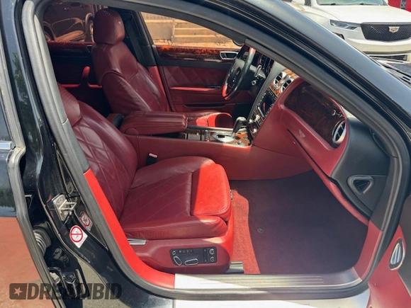 2006 Bentley Flying Spur z VIN SCBBR53W96C031785, wystawiony jako Copart lot #61819345 z przebiegiem 58 606 mil mil oraz Szkoda całkowita • Salvage title. Historia ofert i sprzedaży dostępna na DreamBid. Obrazek 6.