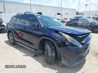2022 Toyota Highlander XLE with VIN 5TDGZRAH5NS549601, listed as a IAAI auction lot 42540030 with Not provided miles and . Bid and sale history available at DreamBid. Image 1.