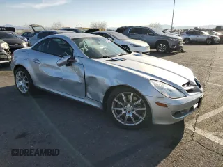 2005 Mercedes-Benz SLK 230/320 z VIN WDBWK56F45F023832, wystawiony jako Copart lot #49500305 z przebiegiem 72 348 mil mil oraz Szkoda całkowita • Salvage title. Historia ofert i sprzedaży dostępna na DreamBid. Obrazek 4.