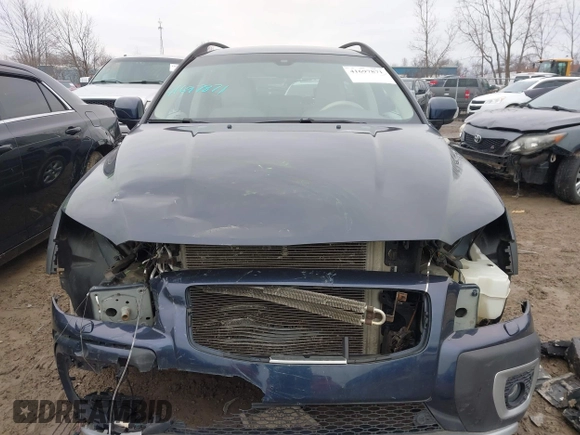 2010 Volvo XC70 3.2L with VIN YV4960BZ5A1078719, listed as a IAAI auction lot 41697871 with 115,608 mi miles and . Bid and sale history available at DreamBid. Image 13.