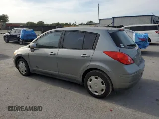 2009 Nissan Versa SL z VIN 3N1BC13E39L482799, wystawiony jako Copart lot #54014035 z przebiegiem 139 248 mil mil oraz Czysty tytuł • Clean title. Historia ofert i sprzedaży dostępna na DreamBid. Obrazek 2.