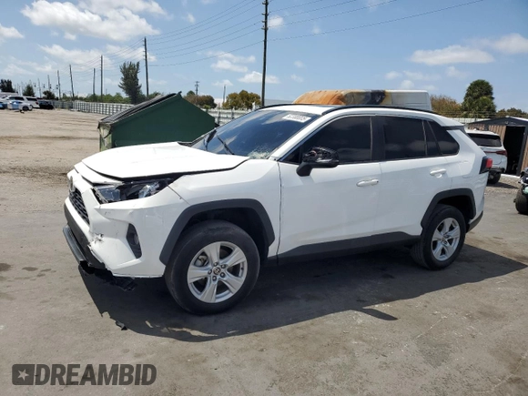 2021 Toyota RAV4 XLE with VIN 2T3W1RFV9MW166971, listed as a Copart auction lot 52300085 with 43,178 mi miles and Salvage Title. Bid and sale history available at carsss.com. Image 1.