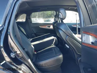 2020 Lincoln Nautilus Black Label with VIN 2LMPJ9JP7LBL23749, listed as a IAAI auction lot 40803525 with 1 mi miles. Bid and sale history available at carsss.com. Image 8.