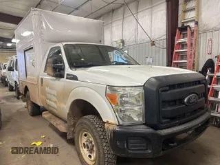 2013 Ford Super Duty F-250 SRW XL with VIN 1FDBF2B64DEB64361, listed as a IAAI auction lot 41936350 with 456,139 mi miles. Bid and sale history available at carsss.com. Image 1.