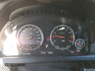 2015 BMW M6 z VIN WBSLX9C51FD160757, wystawiony jako Copart lot #51991315 z przebiegiem 71 133 mil mil oraz Szkody całkowita. Historia ofert i sprzedaży dostępna na DreamBid. Obrazek 9.