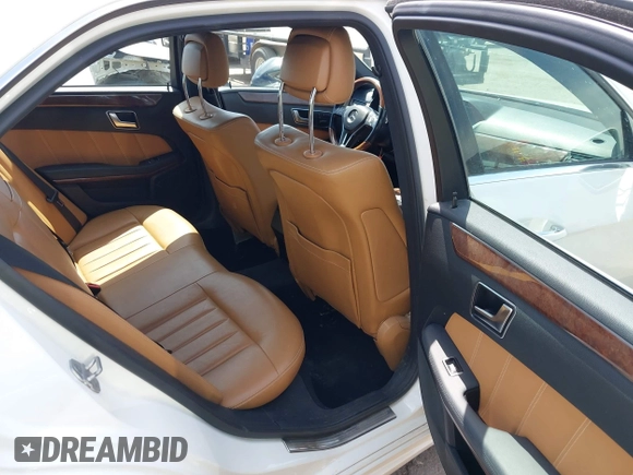 2013 Mercedes-Benz E 350 Luxury z VIN WDDHF5KB3DA737096, wystawiony jako IAAI lot #42378436 z przebiegiem 108 392 mil mil oraz . Historia ofert i sprzedaży dostępna na DreamBid. Obrazek 8.