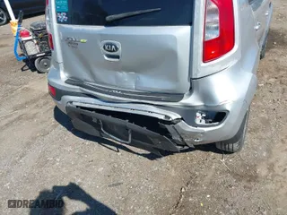 2013 Kia Soul + with VIN KNDJT2A63D7531829, listed as a IAAI auction lot 41726895 with 152,510 mi miles. Bid and sale history available at carsss.com. Image 6.