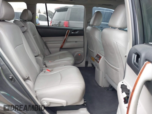 2011 Toyota Highlander Limited with VIN 5TDYK3EH3BS028078, listed as a IAAI auction lot 42098186 with 137,261 mi miles and . Bid and sale history available at DreamBid. Image 8.