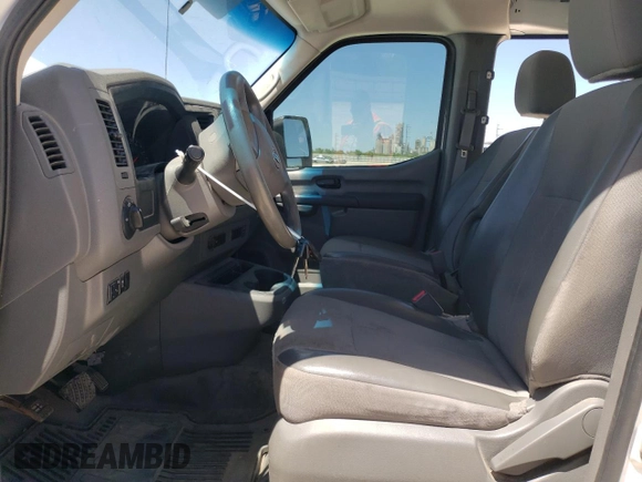 2021 Nissan NV Cargo SV z VIN 1N6BF0KY1MN805408, wystawiony jako Copart lot #52198305 z przebiegiem 175 551 mil mil oraz Szkoda całkowita • Salvage title. Historia ofert i sprzedaży dostępna na DreamBid. Obrazek 7.