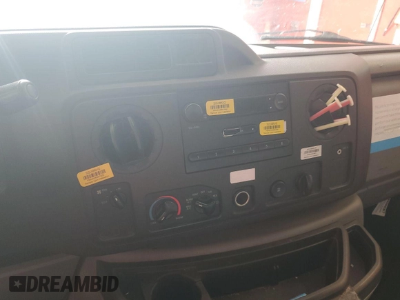 2012 Ford Econoline Cargo Recreational z VIN 1FTNE2EW6CDA56487, wystawiony jako IAAI lot #42851407 z przebiegiem 175 505 mil mil oraz . Historia ofert i sprzedaży dostępna na DreamBid. Obrazek 2.