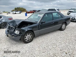 1994 Mercedes-Benz E Class with VIN WDBEA32EXRC074761, listed as a Copart auction lot 70322754 with 0 mi miles and Salvage Title. Bid and sale history available at carsss.com. Image 1.