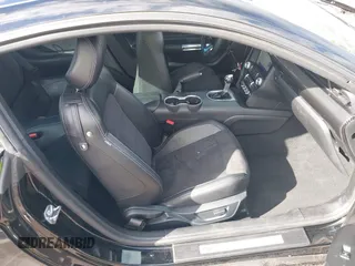 2021 Ford Mustang GT z VIN 1FA6P8CF1M5147740, wystawiony jako IAAI lot #38920487 z przebiegiem 15 299 mil mil oraz . Historia ofert i sprzedaży dostępna na DreamBid. Obrazek 5.
