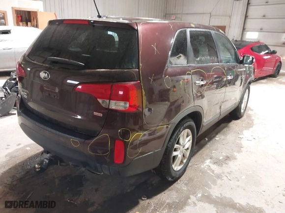 2014 Kia Sorento LX with VIN 5XYKT3A63EG429977, listed as a IAAI auction lot 41537822 with 121,423 mi miles. Bid and sale history available at carsss.com. Image 4.