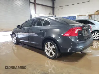 2012 Volvo S60 T5 with VIN YV1622FS3C2105207, listed as a Copart auction lot 50939025 with 189,292 mi miles and Salvage Title. Bid and sale history available at carsss.com. Image 2.