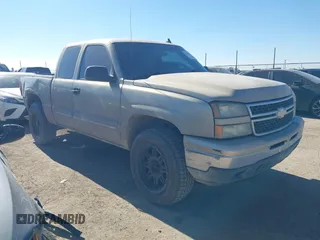 2006 Chevrolet Silverado 1500 LT1 with VIN 1GCEC19T36Z139866, listed as a IAAI auction lot 41324041 with 338,425 mi miles and . Bid and sale history available at DreamBid. Image 1.