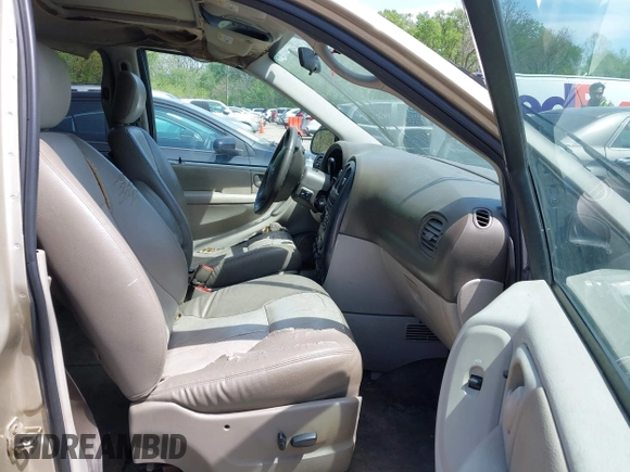 2005 Dodge Caravan SXT with VIN 2D4GP44L35R354679, listed as a IAAI auction lot 42086549 with 225,428 mi miles. Bid and sale history available at carsss.com. Image 5.