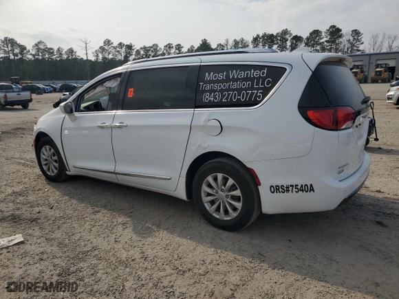 2019 Chrysler Pacifica Touring L with VIN 2C4RC1BG4KR537378, listed as a Copart auction lot 44048635 with 183,539 mi miles and Salvage Title. Bid and sale history available at carsss.com. Image 2.