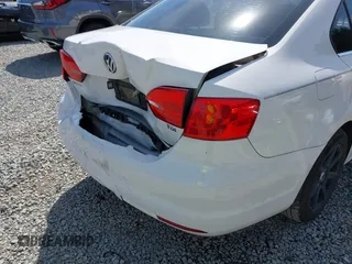 2013 Volkswagen Jetta TDI w/Premium с VIN 3VWLL7AJXDM388780, выставлен на аукционе IAAI как лот 42167972 с пробегом 189 950 миль миль и . История ставок и продаж доступна на DreamBid. Изображение 6.