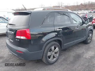 2013 Kia Sorento EX with VIN 5XYKUDA27DG413537, listed as a IAAI auction lot 40991803 with 163,534 mi miles. Bid and sale history available at carsss.com. Image 4.