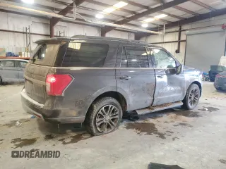 2024 Ford Expedition XLT with VIN 1FMJU1J83REA23805, listed as a Copart auction lot 45799535 with 24,251 mi miles and Salvage Title. Bid and sale history available at carsss.com. Image 3.