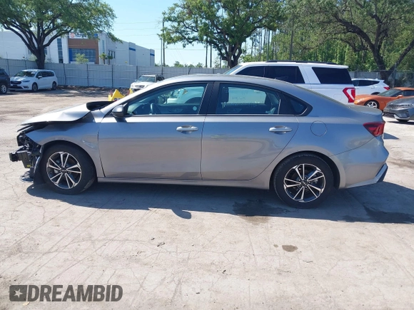 2024 Kia Forte LXS with VIN 3KPF24AD8RE726691, listed as a IAAI auction lot 42026037 with 27,816 mi miles and . Bid and sale history available at DreamBid. Image 15.