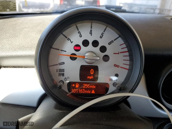 2013 MINI Cooper Hardtop with VIN WMWSU3C50DT374468, listed as a Copart auction lot 49483045 with 101,163 mi miles and Salvage Title. Bid and sale history available at carsss.com. Image 9.