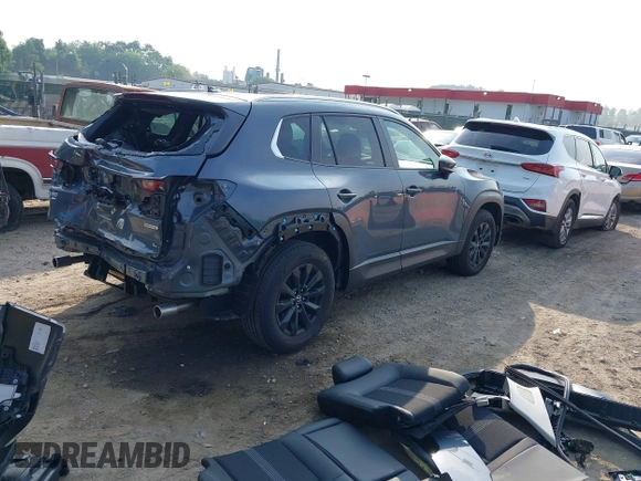 2024 Mazda CX-50 S Premium z VIN 7MMVABDM7RN231991, wystawiony jako IAAI lot #42481427 z przebiegiem 7 843 mil mil oraz . Historia ofert i sprzedaży dostępna na DreamBid. Obrazek 4.