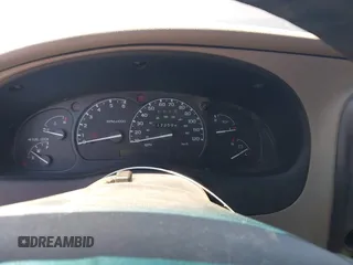2000 Ford Explorer z VIN 1FMYU60X9YUA99926, wystawiony jako IAAI lot #41974907 z przebiegiem 173 505 mil mil oraz . Historia ofert i sprzedaży dostępna na DreamBid. Obrazek 7.