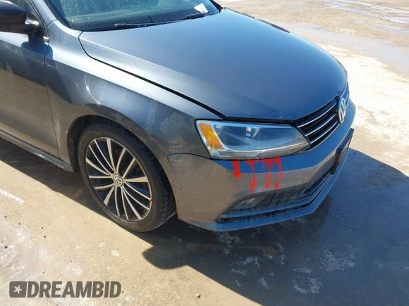2015 Volkswagen Jetta SE с VIN 3VWD17AJ7FM414183, выставлен на аукционе IAAI как лот 41643633 с пробегом 169 145 миль миль и . История ставок и продаж доступна на DreamBid. Изображение 6.