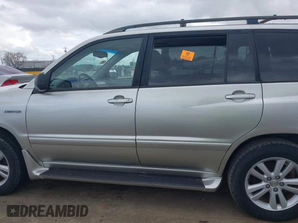 2006 Toyota Highlander z VIN JTEDW21A160001634, wystawiony jako IAAI lot #41899340 z przebiegiem Nie podano mil oraz . Historia ofert i sprzedaży dostępna na DreamBid. Obrazek 14.