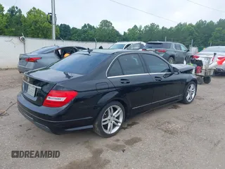 2014 Mercedes-Benz C 250 Sport с VIN WDDGF4HBXEA961769, выставлен на аукционе IAAI как лот 42474680 с пробегом 174 724 миль миль и . История ставок и продаж доступна на DreamBid. Изображение 4.