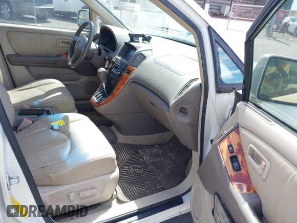 2000 Lexus RX 300 with VIN JT6GF10U3Y0050934, listed as a IAAI auction lot 41778583 with 177,889 mi miles and . Bid and sale history available at carsss.com. Image 5.