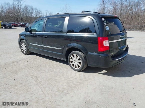 2015 Chrysler Town & Country Touring with VIN 2C4RC1BG5FR715577, listed as a IAAI auction lot 41811378 with 185,909 mi miles. Bid and sale history available at carsss.com. Image 3.