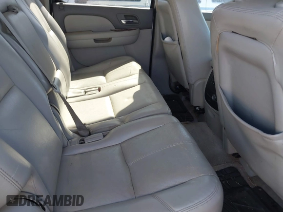 2007 GMC Yukon XL SLT with VIN 1GKFK16317J206173, listed as a IAAI auction lot 42117433 with Not Provided miles. Bid and sale history available at carsss.com. Image 8.