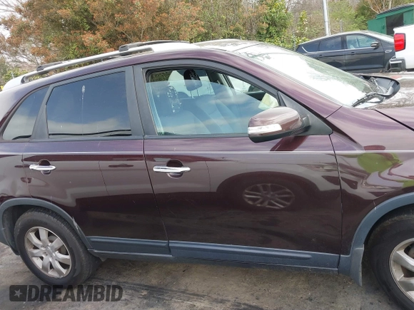 2011 Kia Sorento LX with VIN 5XYKT3A11BG162130, listed as a IAAI auction lot 41849206 with 1 mi miles. Bid and sale history available at carsss.com. Image 13.