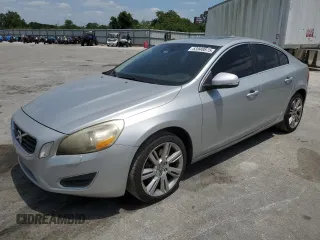 2012 Volvo S60 T6 z VIN YV1902FH8C2021729, wystawiony jako Copart lot #53940875 z przebiegiem 194 361 mil mil oraz Szkoda całkowita • Salvage title. Historia ofert i sprzedaży dostępna na DreamBid. Obrazek 1.