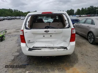 2006 Kia Sedona LX with VIN KNDMB233466022537, listed as a Copart auction lot 71130354 with 215,997 mi miles and Salvage Title. Bid and sale history available at carsss.com. Image 6.