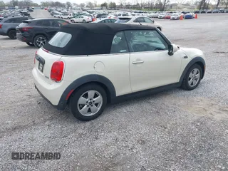 2016 MINI Convertible z VIN WMWWG5C51G3C19178, wystawiony jako IAAI lot #41909039 z przebiegiem 87 533 mil mil oraz . Historia ofert i sprzedaży dostępna na DreamBid. Obrazek 4.