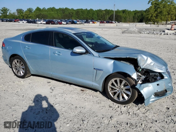 2012 Jaguar XF z VIN SAJWA0FB2CLS35083, wystawiony jako Copart lot #53203365 z przebiegiem 61 329 mil mil oraz Czysty tytuł • Clean title. Historia ofert i sprzedaży dostępna na DreamBid. Obrazek 4.