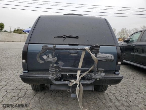 1996 Chevrolet Tahoe with VIN 3GNEK18R7TG107725, listed as a Copart auction lot 47605965 with 253,774 mi miles and Salvage Title. Bid and sale history available at carsss.com. Image 6.