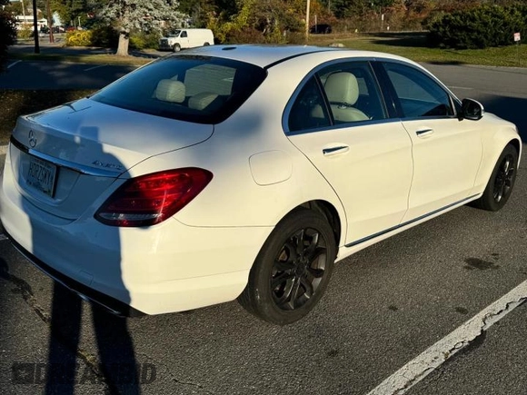 2015 Mercedes-Benz C 300 Luxury с VIN 55SWF4KB0FU063185, выставлен на аукционе Copart как лот 77677874 с пробегом 125 755 миль миль и Чистый • Clean title. История ставок и продаж доступна на DreamBid. Изображение 3.